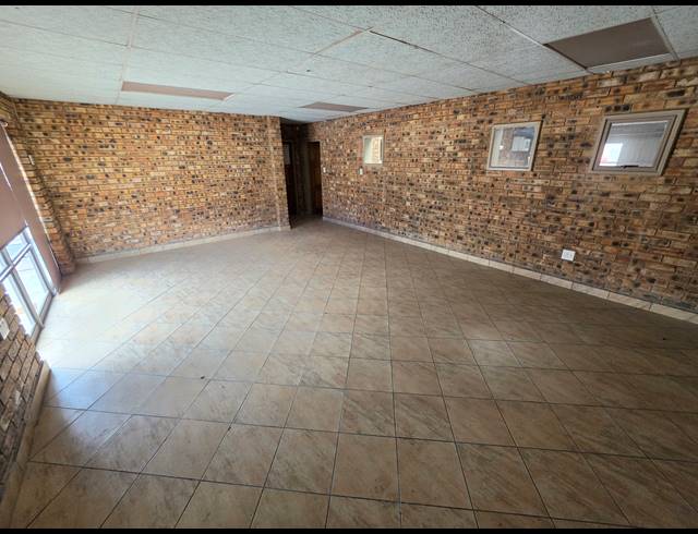 450M² FACTORY TO LET IN ANDERBOLT